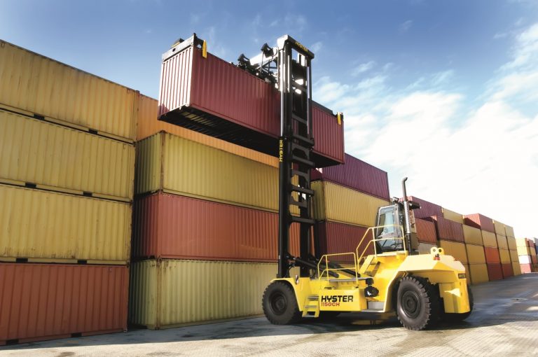 Hyster 1150CH Stacker moving container