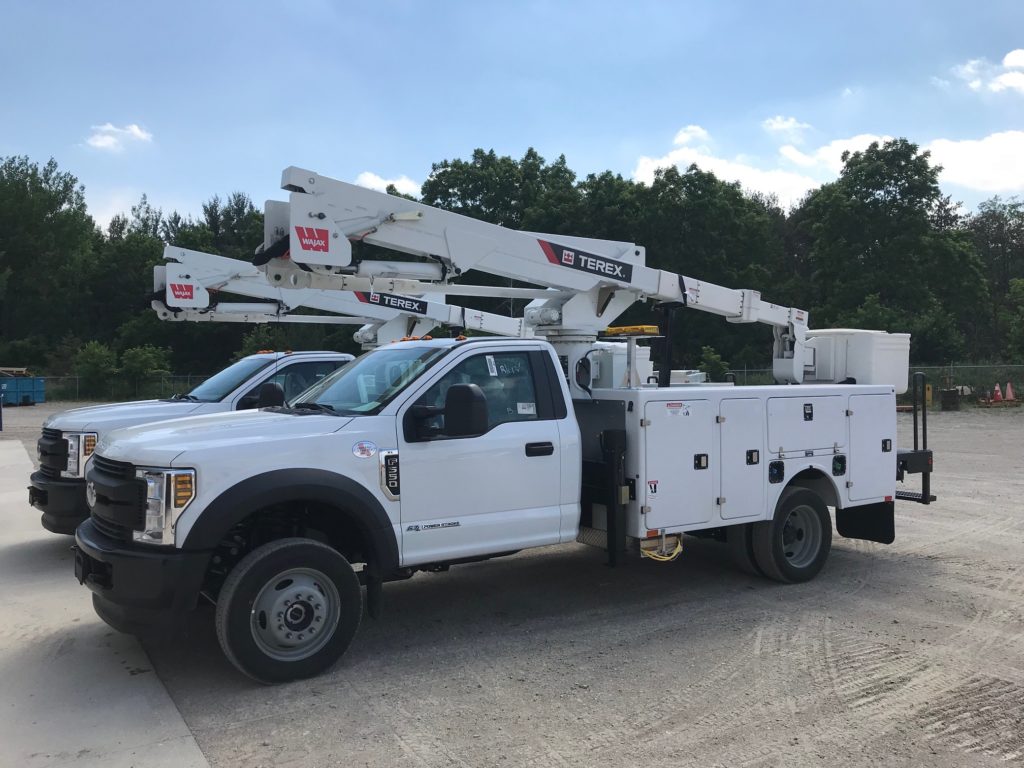Ford F550 4x4 Terex LT40 with Outrigger